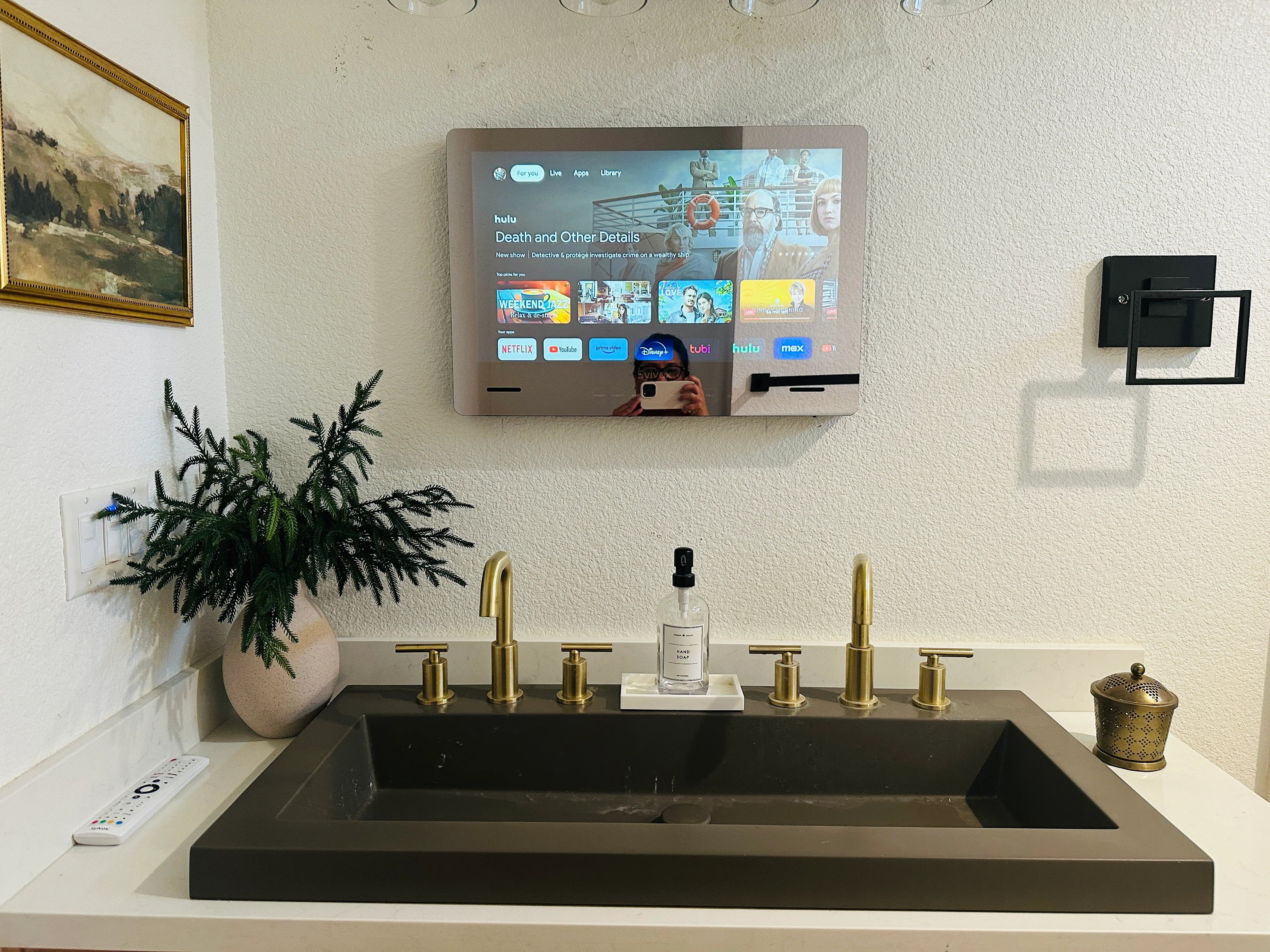 Bathroom_Mirror_TV