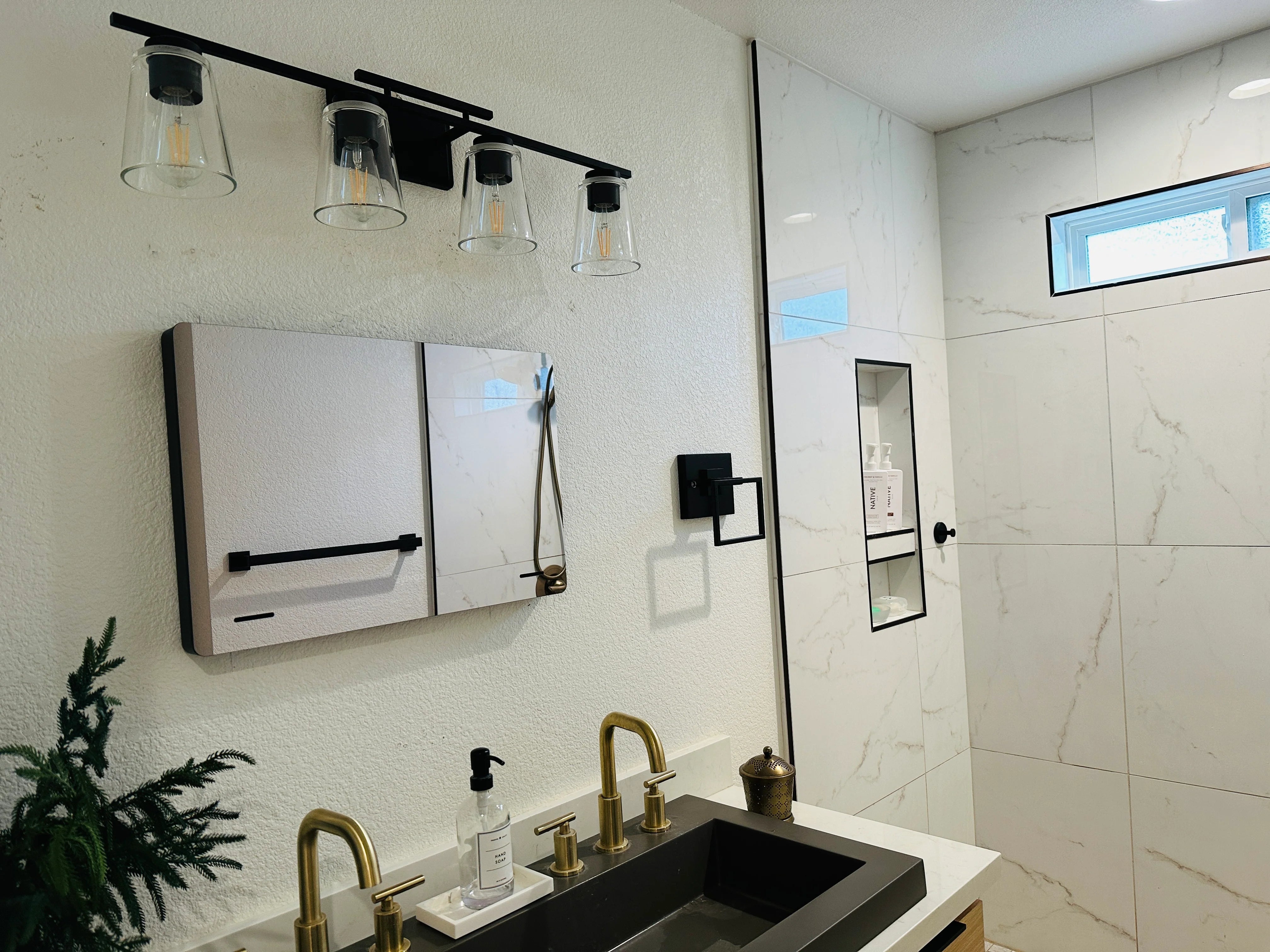 Bathroom_Mirror_TV