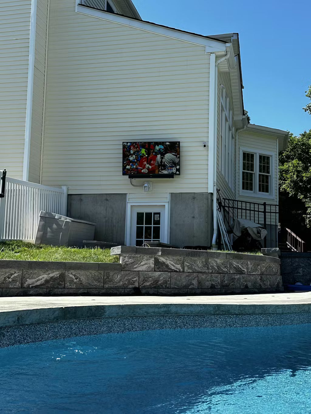 43" 2000Nit Google Outdoor TV - 2026 Pool Pro 3.0 Series